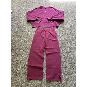 Nike Matching Set Size Medium Berry Pink Cropped Sweatshirt Wide Leg Sweatpants